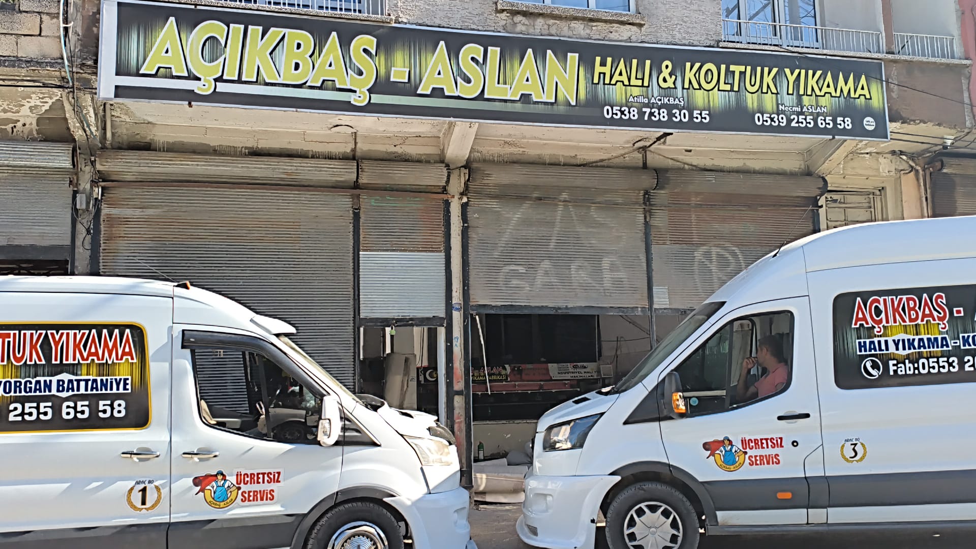 Açıkbaş-Aslan Halı ve Koltuk Yıkama Şahinbey dükkanı ve mobil servis araçları